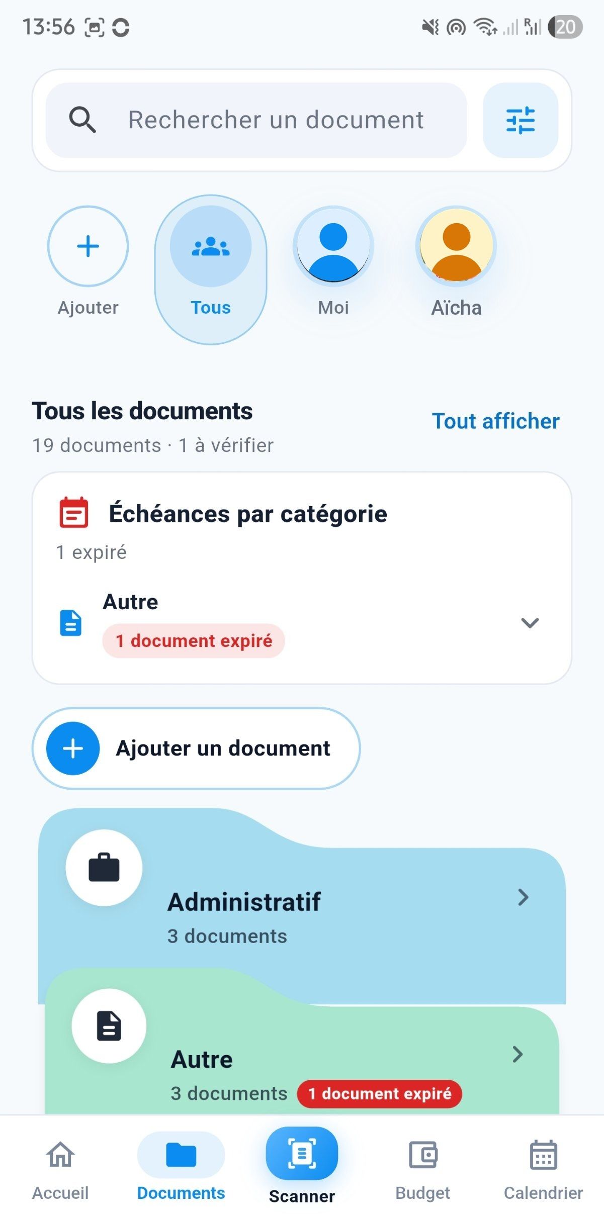 Documents : Tous les papiers de la famille, classés par membre et par catégorie, avec leurs échéances.